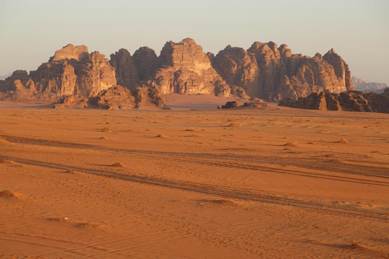 Bedouin Stylelife Camp Hotel Wadi Rum Bagian luar foto