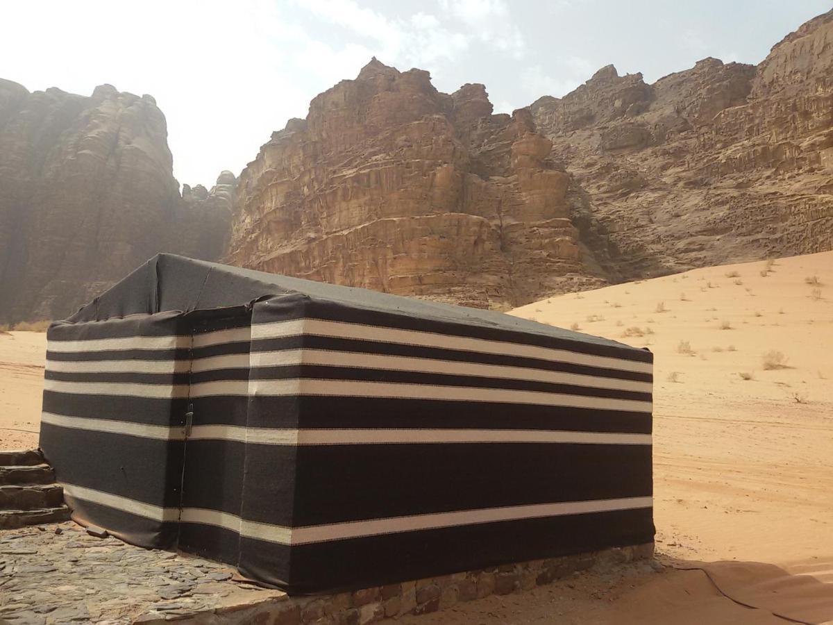 Bedouin Stylelife Camp Hotel Wadi Rum Bagian luar foto