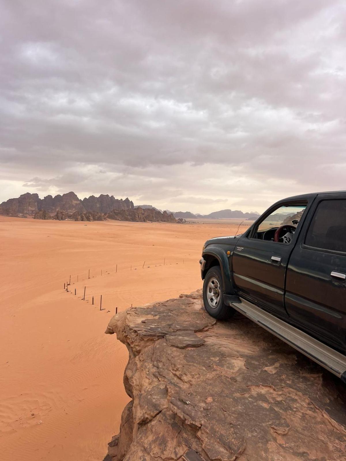 Bedouin Stylelife Camp Hotel Wadi Rum Bagian luar foto