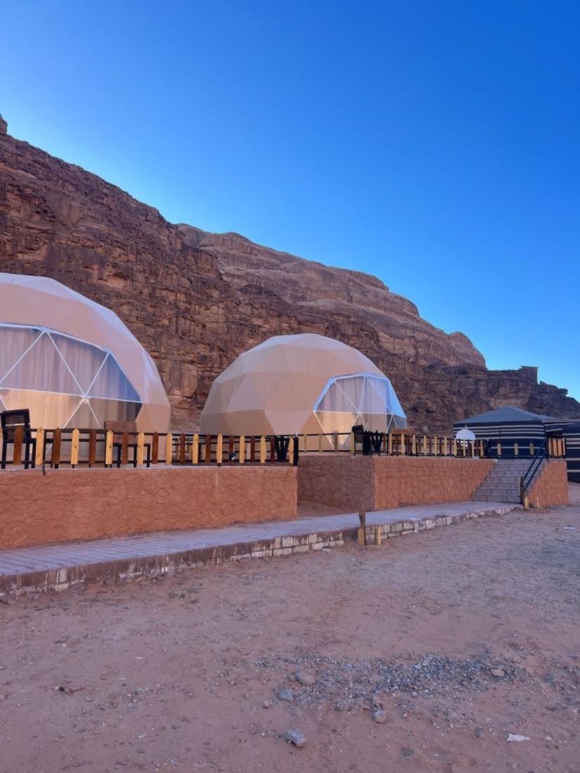 Bedouin Stylelife Camp Hotel Wadi Rum Bagian luar foto
