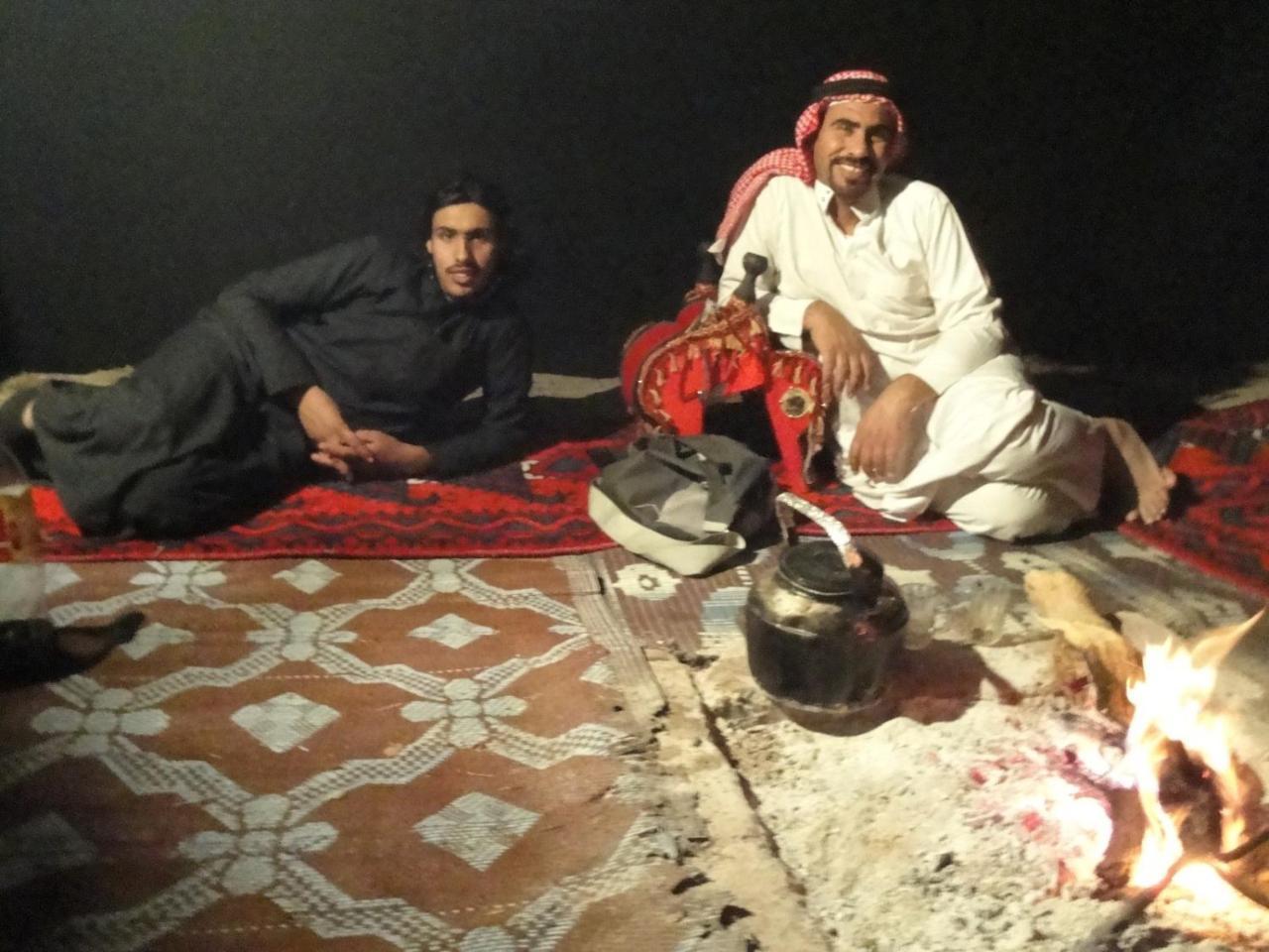 Bedouin Stylelife Camp Hotel Wadi Rum Bagian luar foto