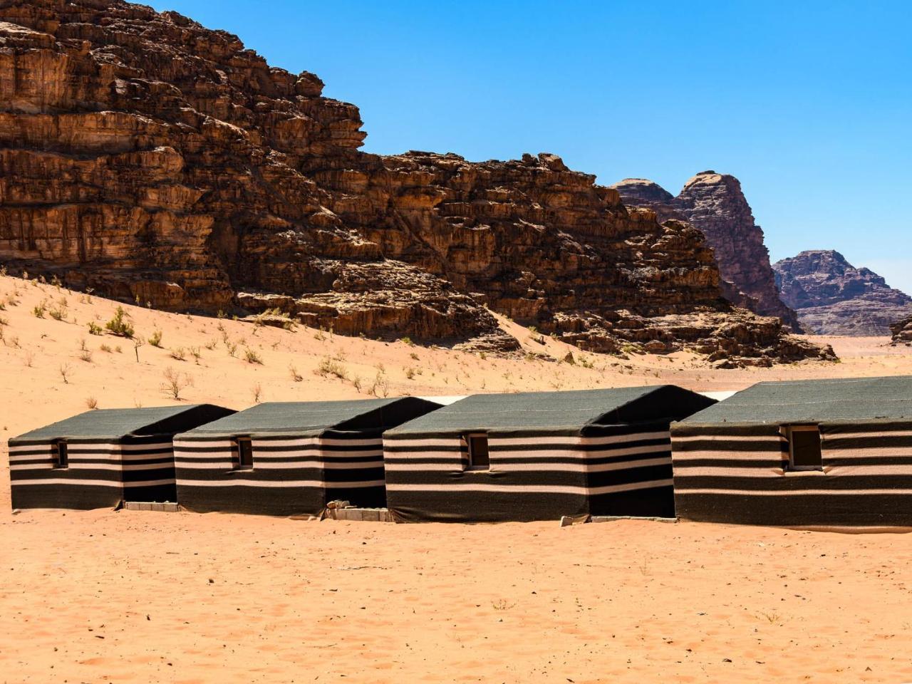 Bedouin Stylelife Camp Hotel Wadi Rum Bagian luar foto