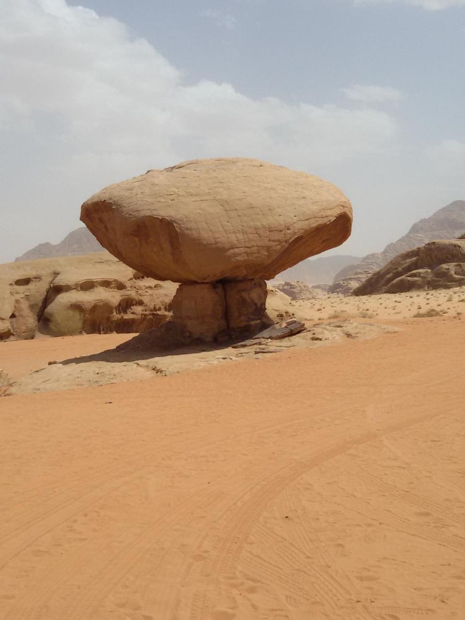 Bedouin Stylelife Camp Hotel Wadi Rum Bagian luar foto