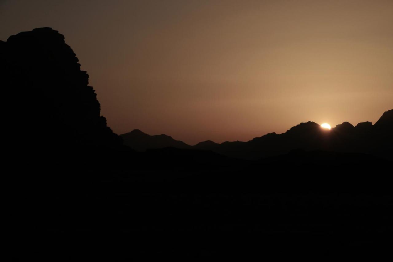 Bedouin Stylelife Camp Hotel Wadi Rum Bagian luar foto