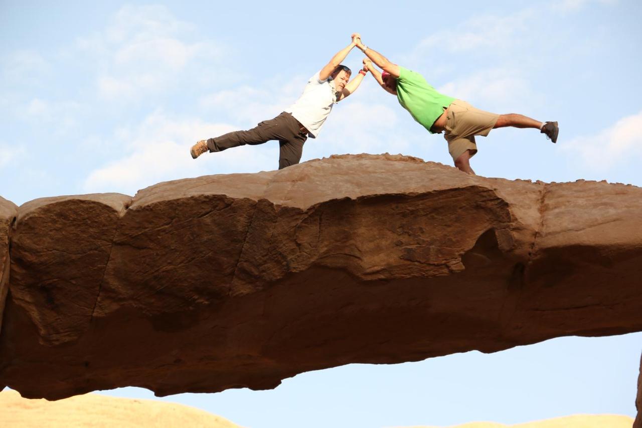 Bedouin Stylelife Camp Hotel Wadi Rum Bagian luar foto